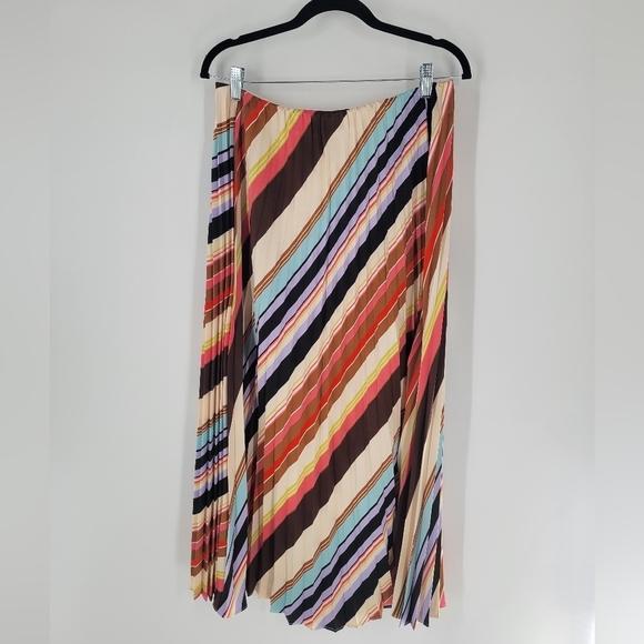On 34th Womans Pleated Maxi Skirt Size M New - Picture 2 of 5